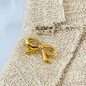 Vintage Gold Bow Brooch
